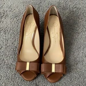 Jessica Simpson Tan Bow Wedges